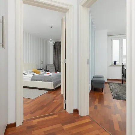 Slominskiego By Renters *